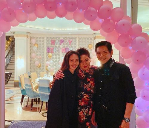 向佐为妈妈和郭碧婷庆生_&quot;向佐为母亲和郭碧婷庆生，温馨家庭照背后的故事感动全网&quot;